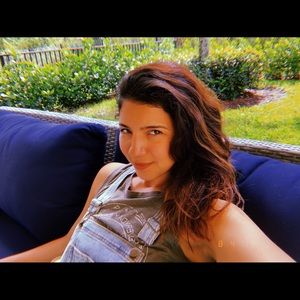 Meet your Posher, Elizabeth